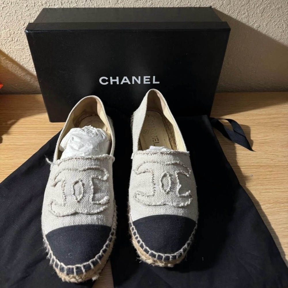 Chanel Espadrille Flats in Beige Size 37